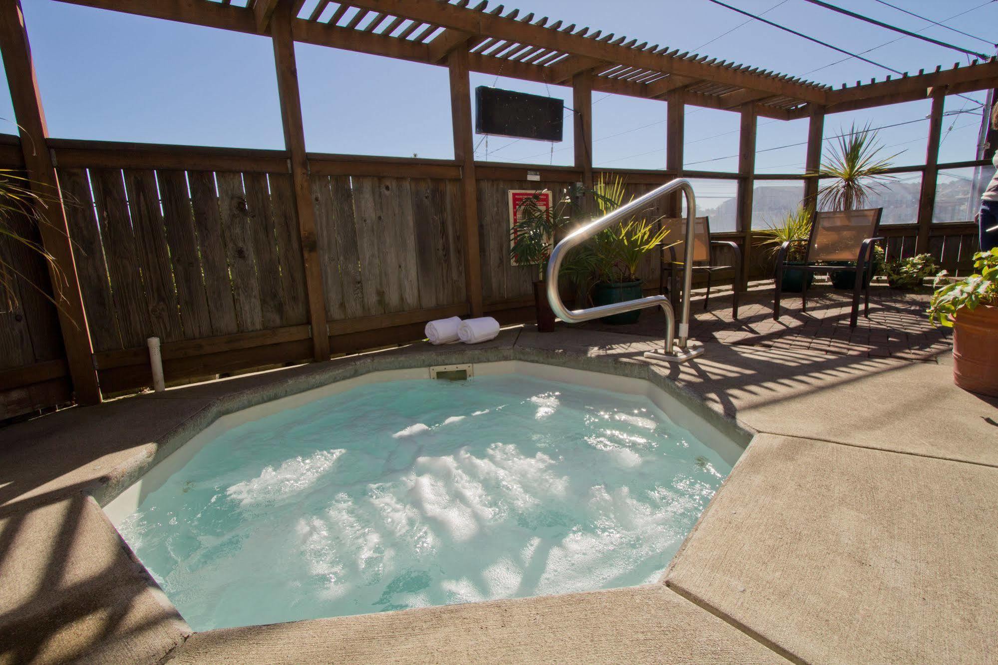Shearwater Inn Lincoln City Exteriör bild